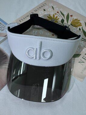 Alo Yoga Airlift Solar Visor White NWT 🌞👒 Summer Activewear Accessory
